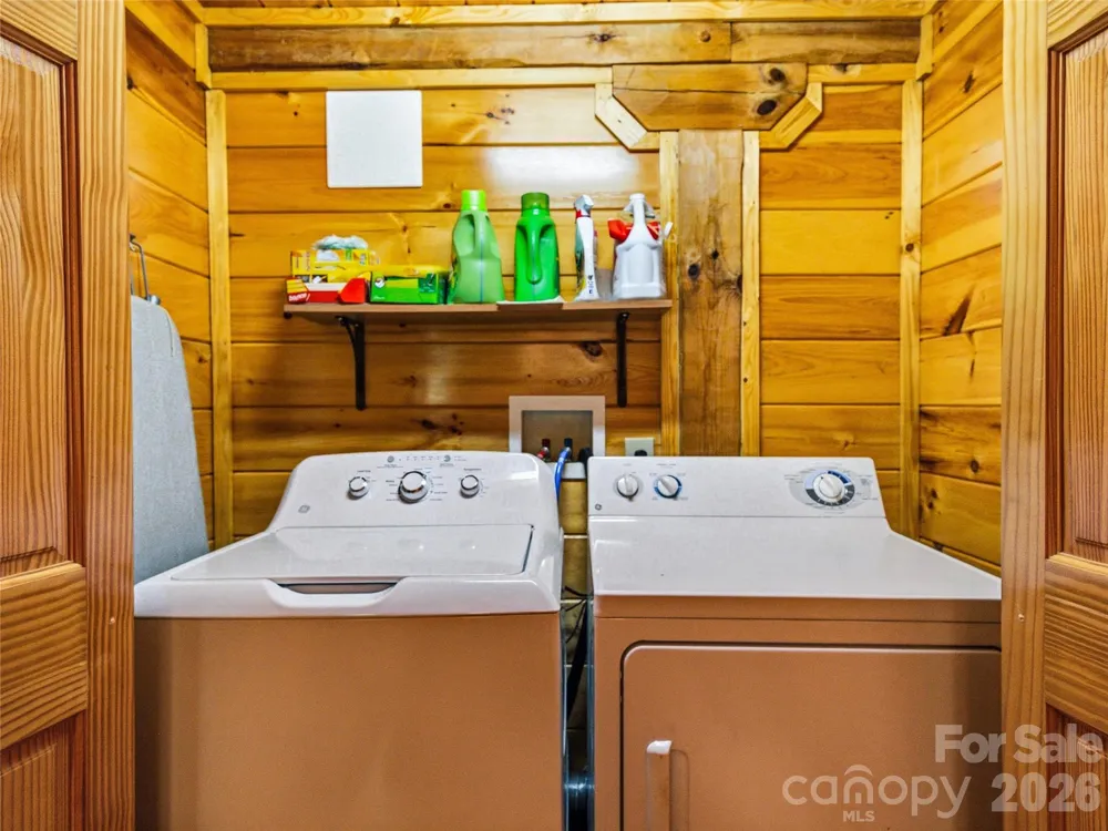 226 High Top Mountain Road Leicester, NC 28748