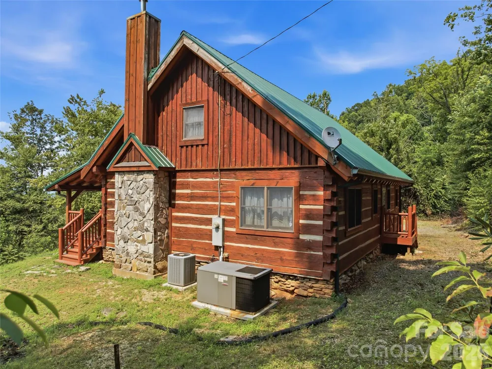 226 High Top Mountain Road Leicester, NC 28748