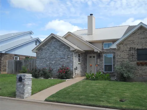 3182 Chimney Circle