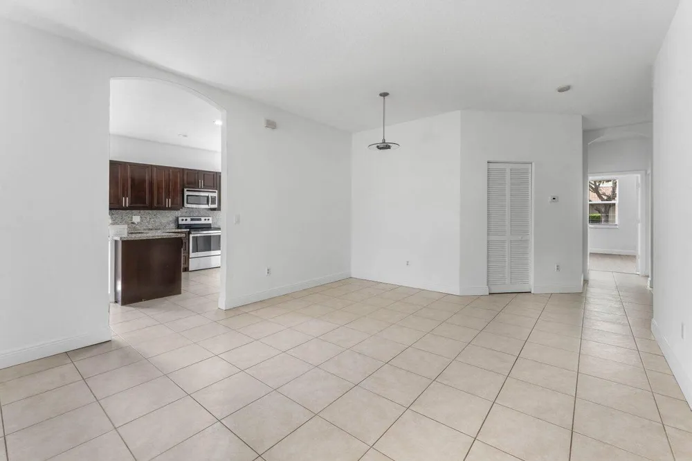 196 Seminole Lakes Drive Royal Palm Beach, FL 33411