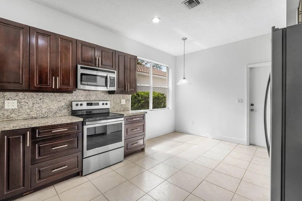 196 Seminole Lakes Drive Royal Palm Beach, FL 33411