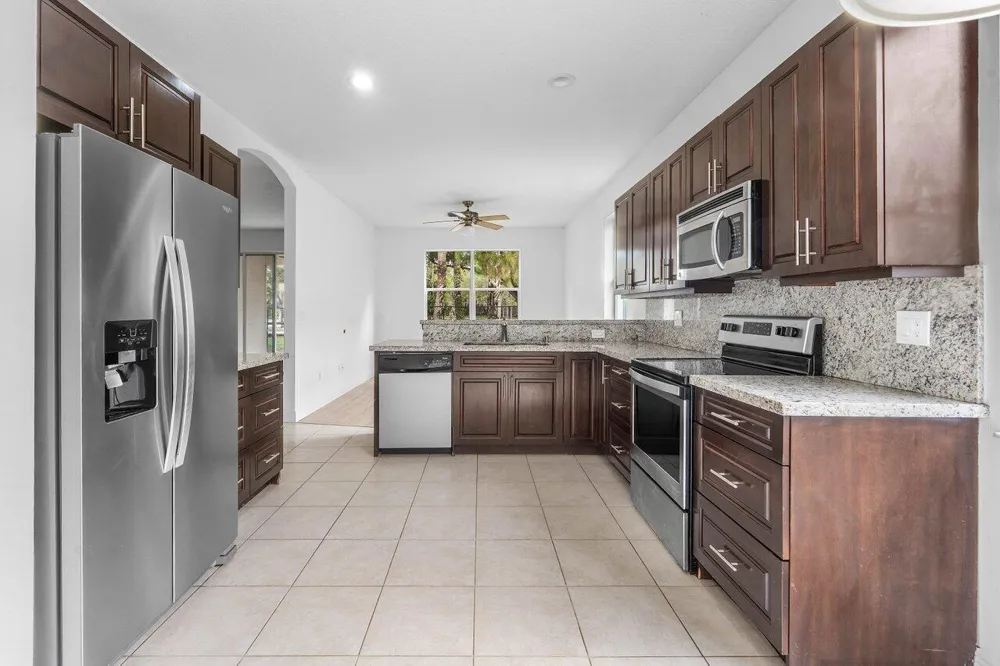 196 Seminole Lakes Drive Royal Palm Beach, FL 33411