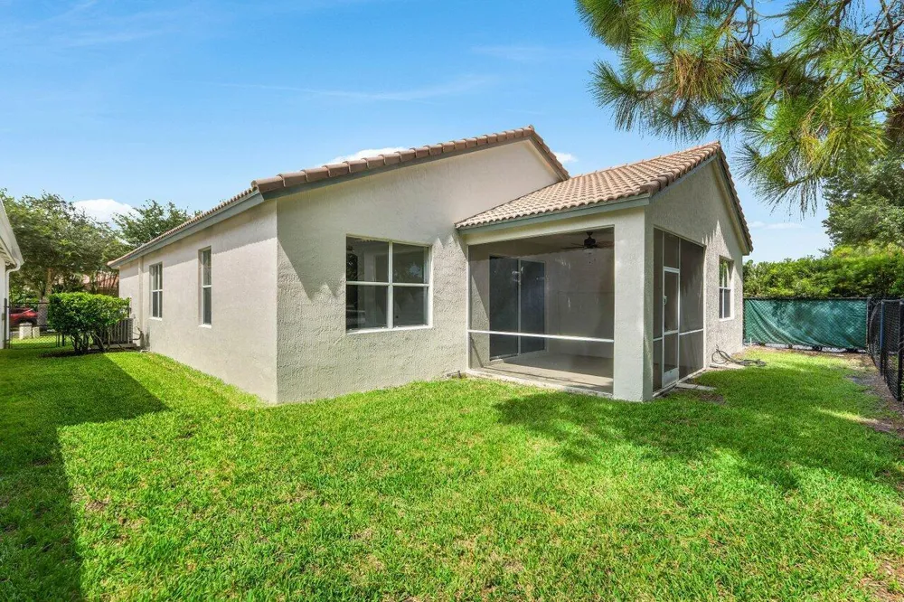196 Seminole Lakes Drive Royal Palm Beach, FL 33411