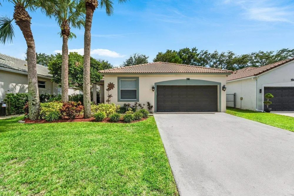 196 Seminole Lakes Drive Royal Palm Beach, FL 33411