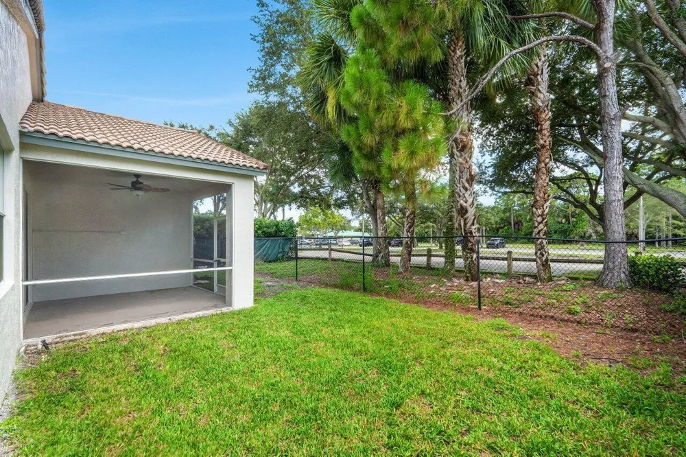 196 Seminole Lakes Drive Royal Palm Beach, FL 33411