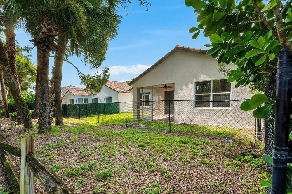 196 Seminole Lakes Drive Royal Palm Beach, FL 33411