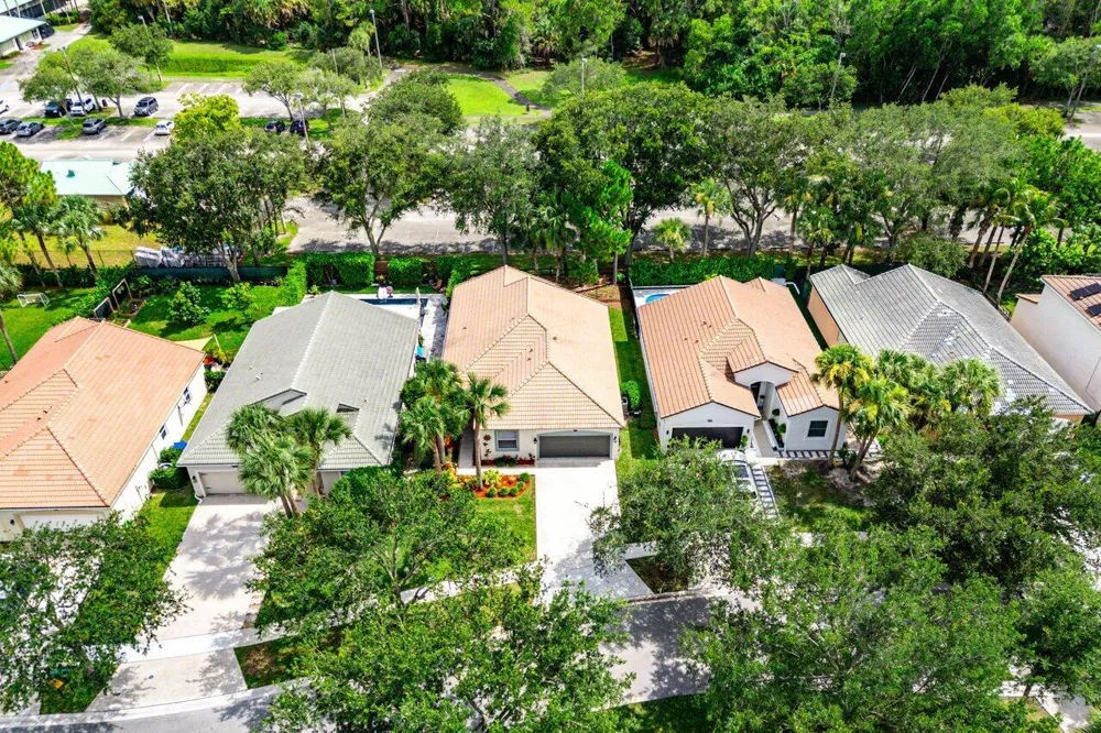 196 Seminole Lakes Drive Royal Palm Beach, FL 33411