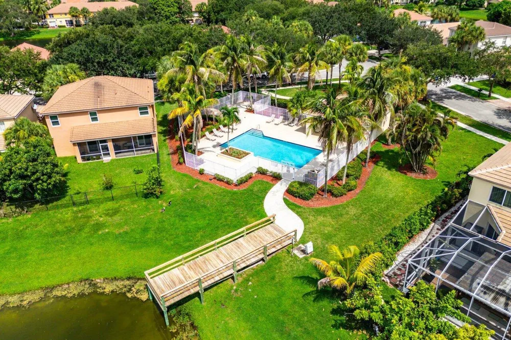 196 Seminole Lakes Drive Royal Palm Beach, FL 33411