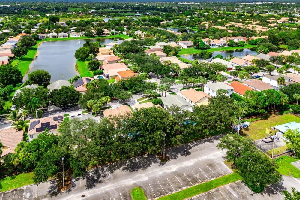 196 Seminole Lakes Drive Royal Palm Beach, FL 33411