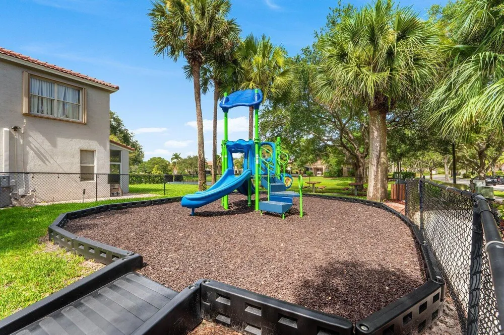 196 Seminole Lakes Drive Royal Palm Beach, FL 33411