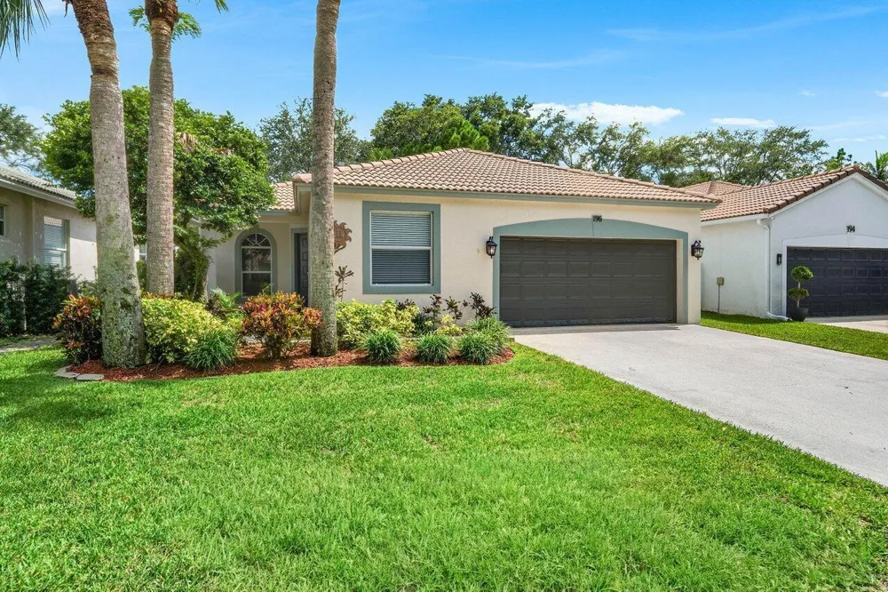 196 Seminole Lakes Drive Royal Palm Beach, FL 33411