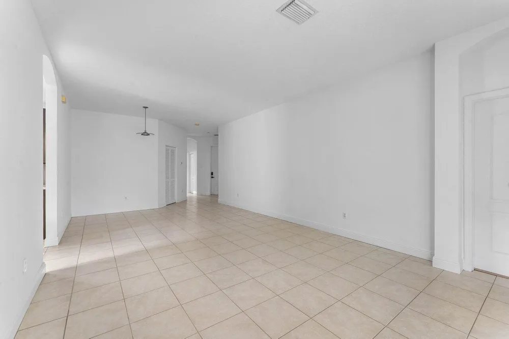 196 Seminole Lakes Drive Royal Palm Beach, FL 33411