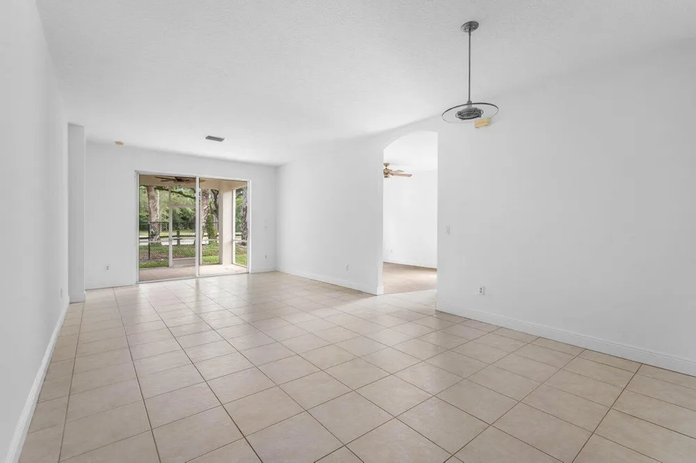 196 Seminole Lakes Drive Royal Palm Beach, FL 33411