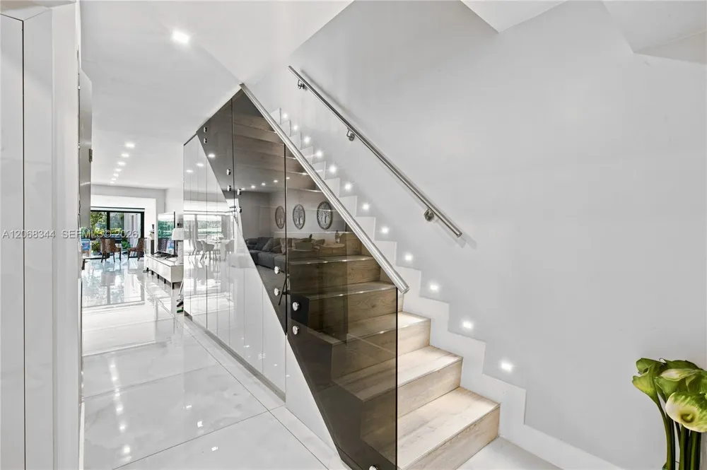 20302 NE 34th Ct #41 Aventura, FL 33180