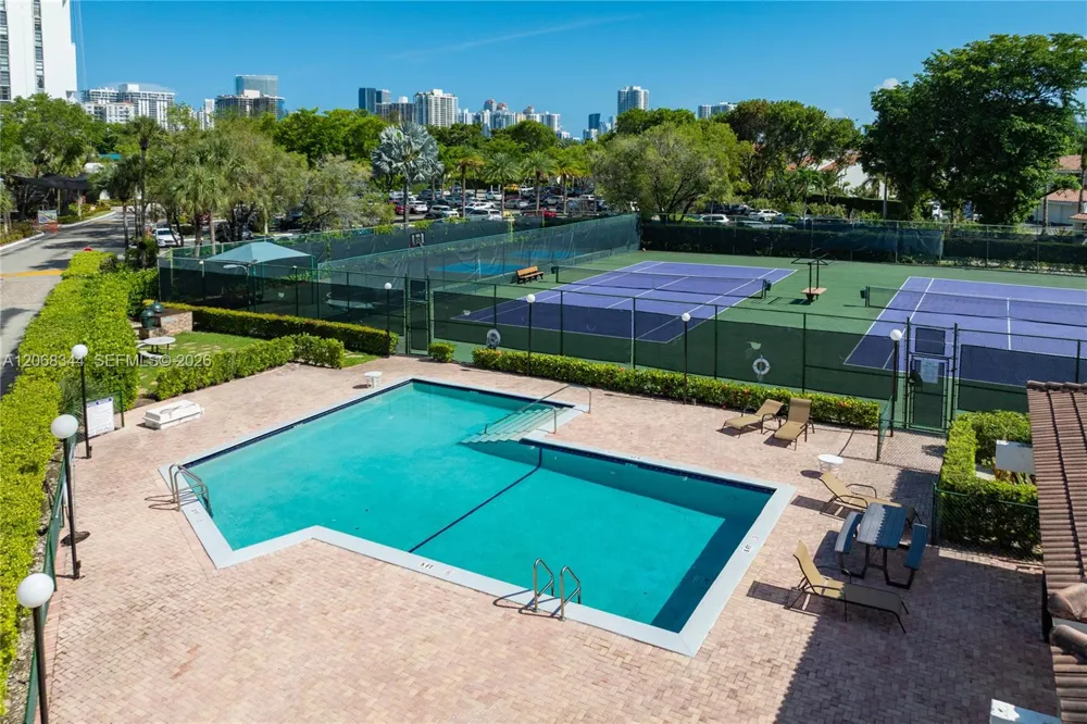 20302 NE 34th Ct #41 Aventura, FL 33180