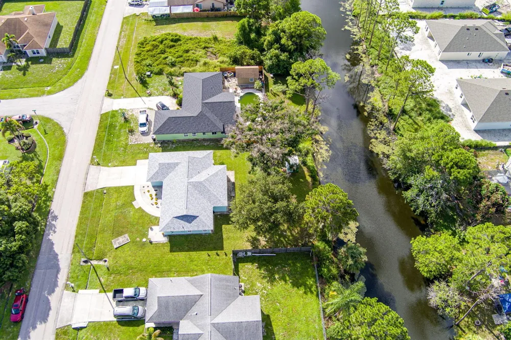 662 SE Essex Drive Port St. Lucie, FL 34984