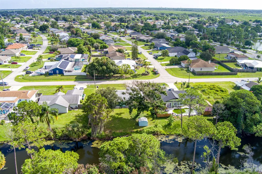 662 SE Essex Drive Port St. Lucie, FL 34984