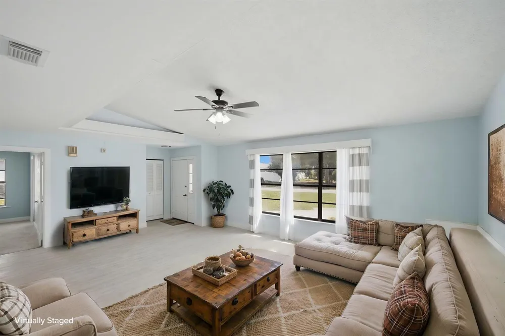 662 SE Essex Drive Port St. Lucie, FL 34984