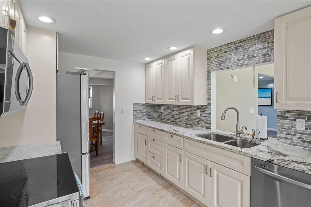 3831 118TH STREET W Bradenton, FL 34210