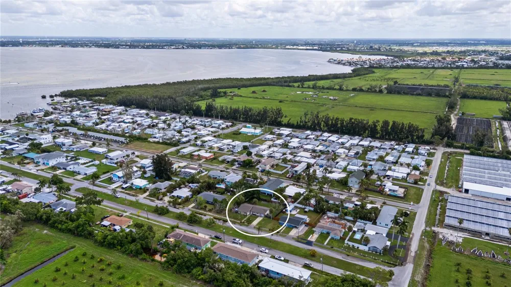 3831 118TH STREET W Bradenton, FL 34210