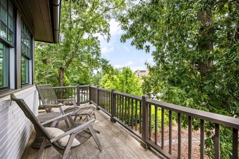 100 Glasgow Lane Fayetteville, GA 30214