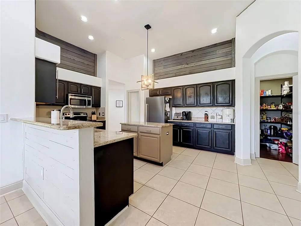 5846 BENT GRASS DRIVE Valrico, FL 33596