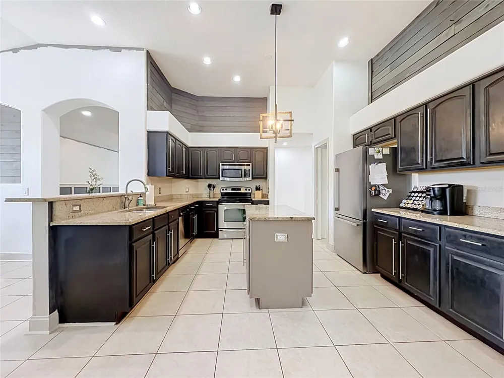 5846 BENT GRASS DRIVE Valrico, FL 33596
