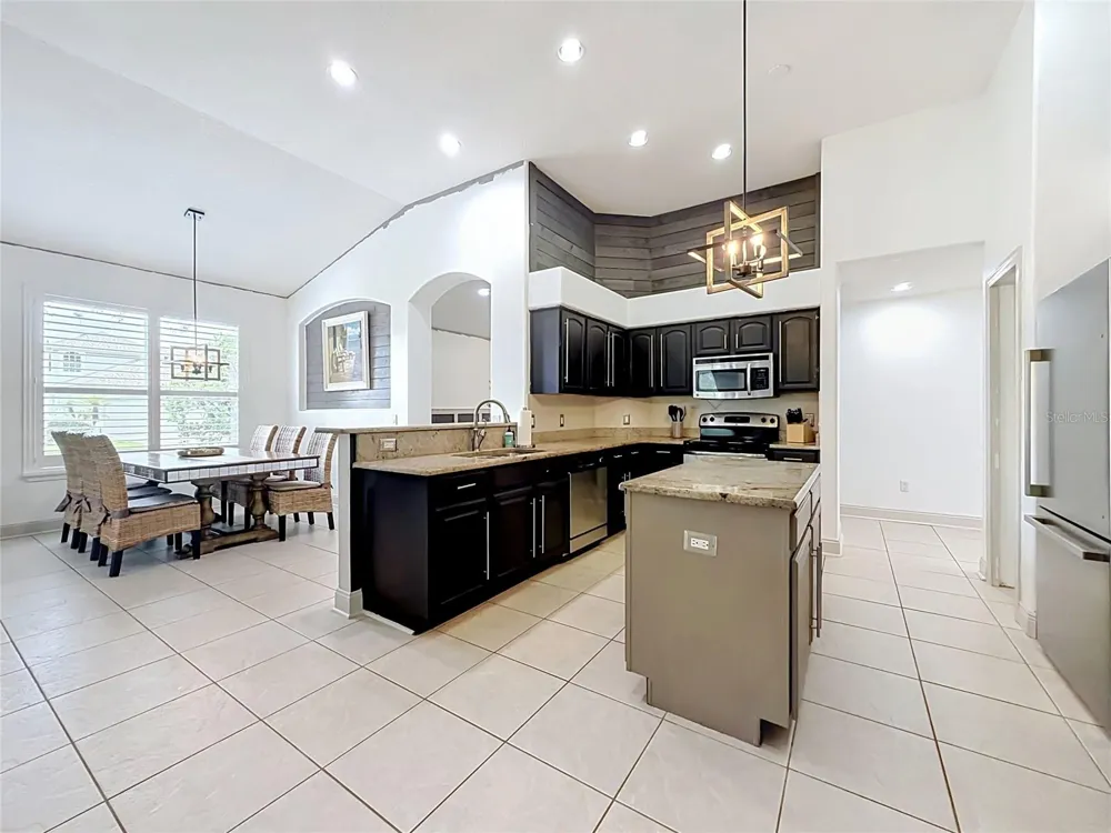 5846 BENT GRASS DRIVE Valrico, FL 33596