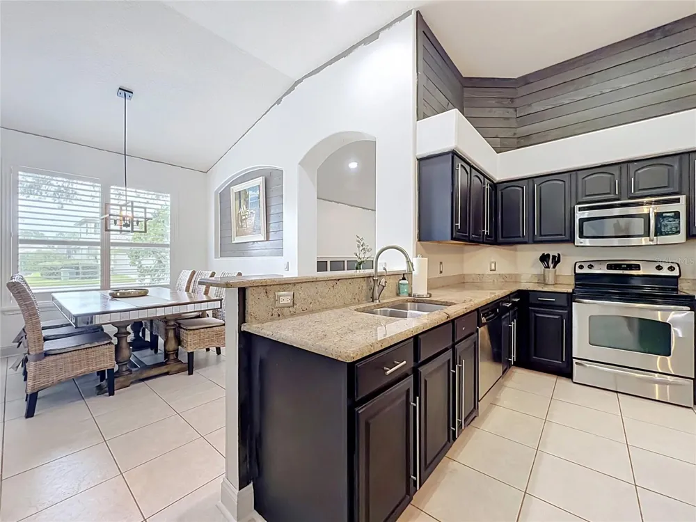 5846 BENT GRASS DRIVE Valrico, FL 33596