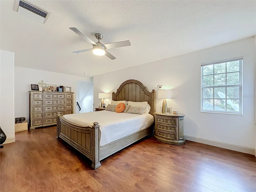 5846 BENT GRASS DRIVE Valrico, FL 33596