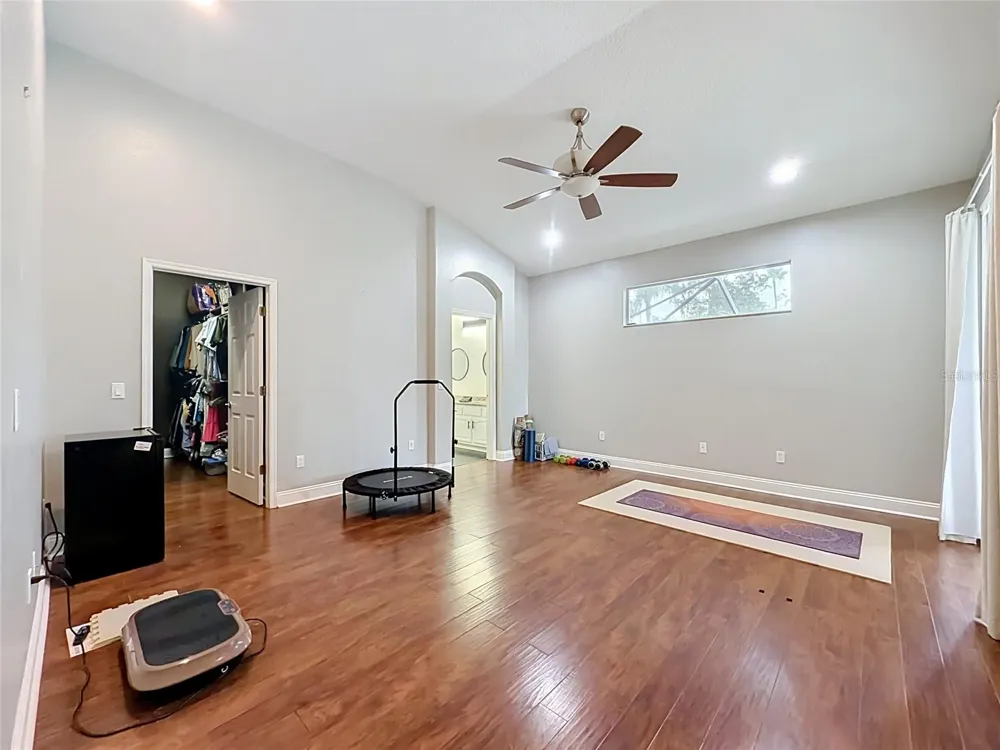 5846 BENT GRASS DRIVE Valrico, FL 33596