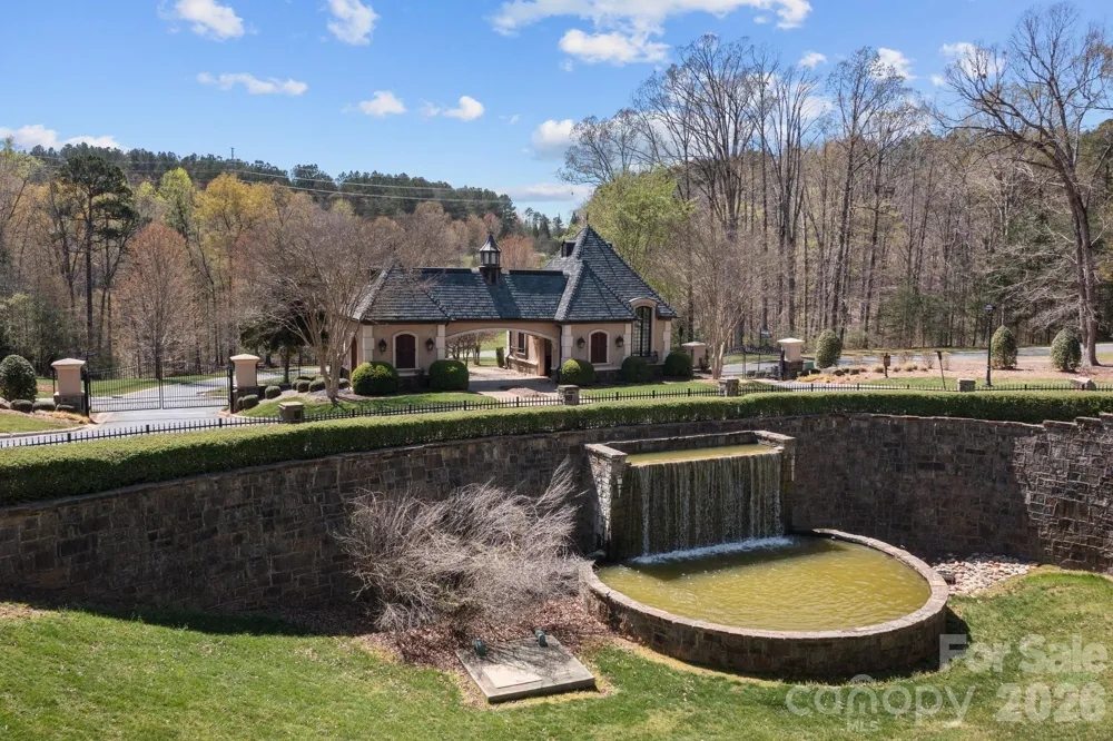 1036 Glade Spring Court Belmont, NC 28012