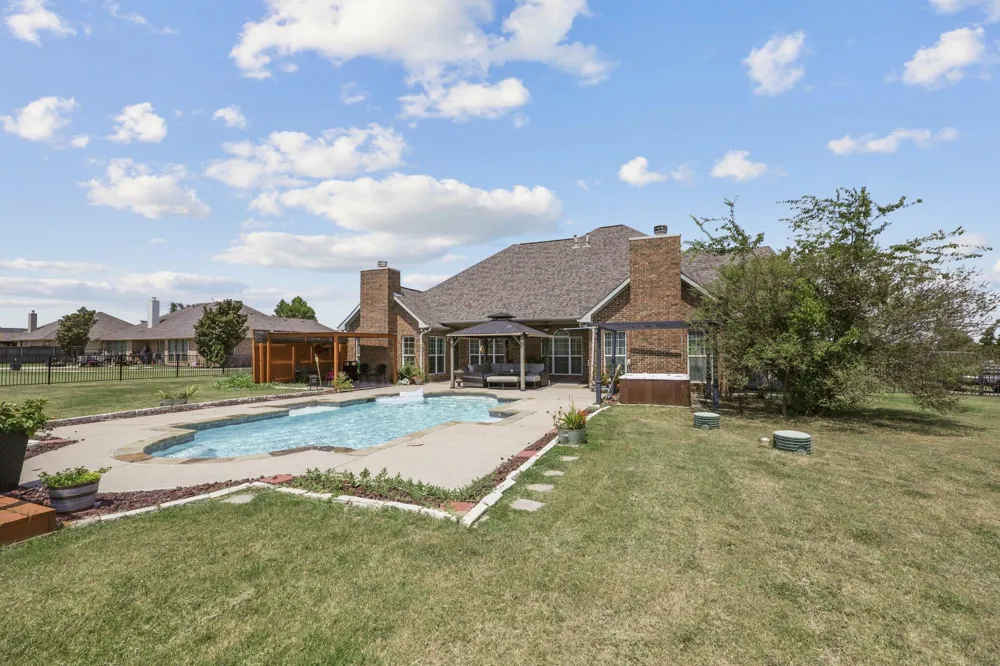 15144 Delaney Lane Talty, TX 75126