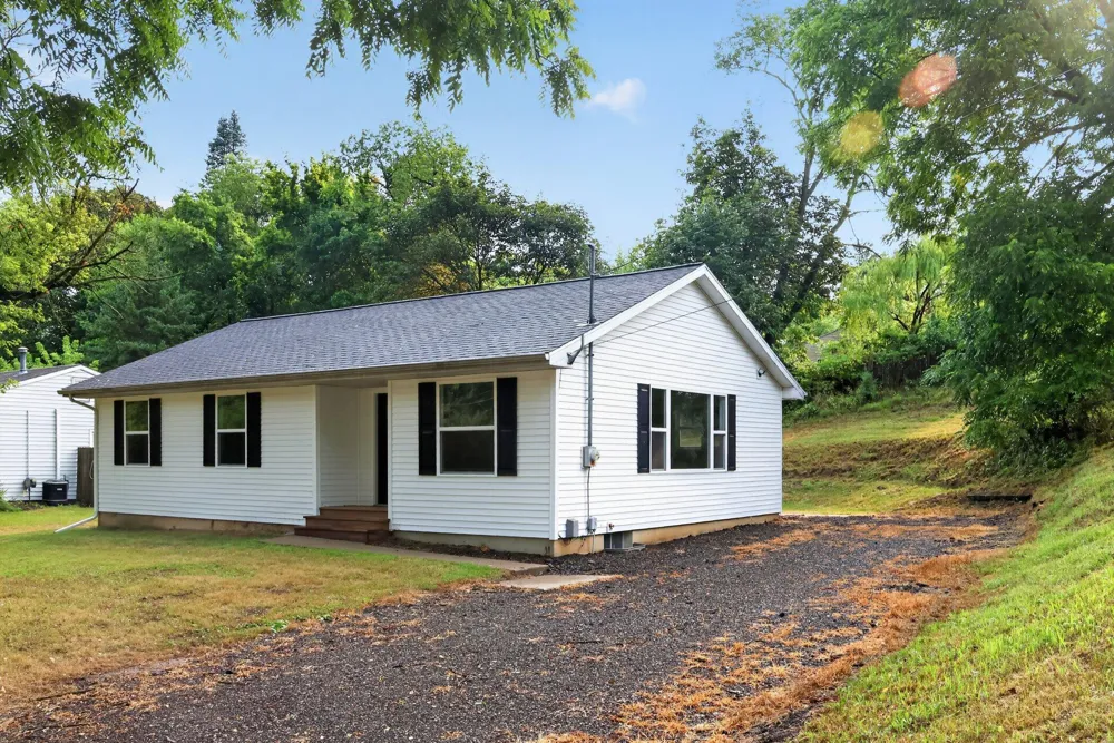 3427 Wood Street Kalamazoo, MI 49008