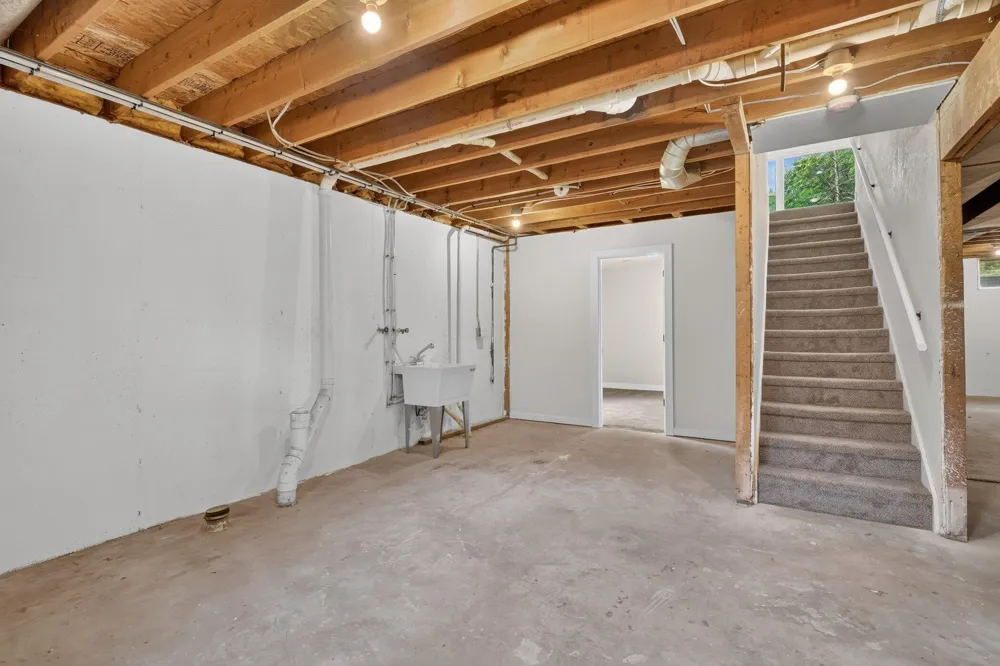 3427 Wood Street Kalamazoo, MI 49008