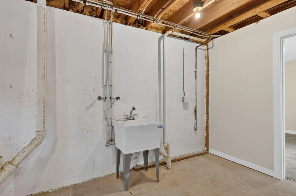 3427 Wood Street Kalamazoo, MI 49008