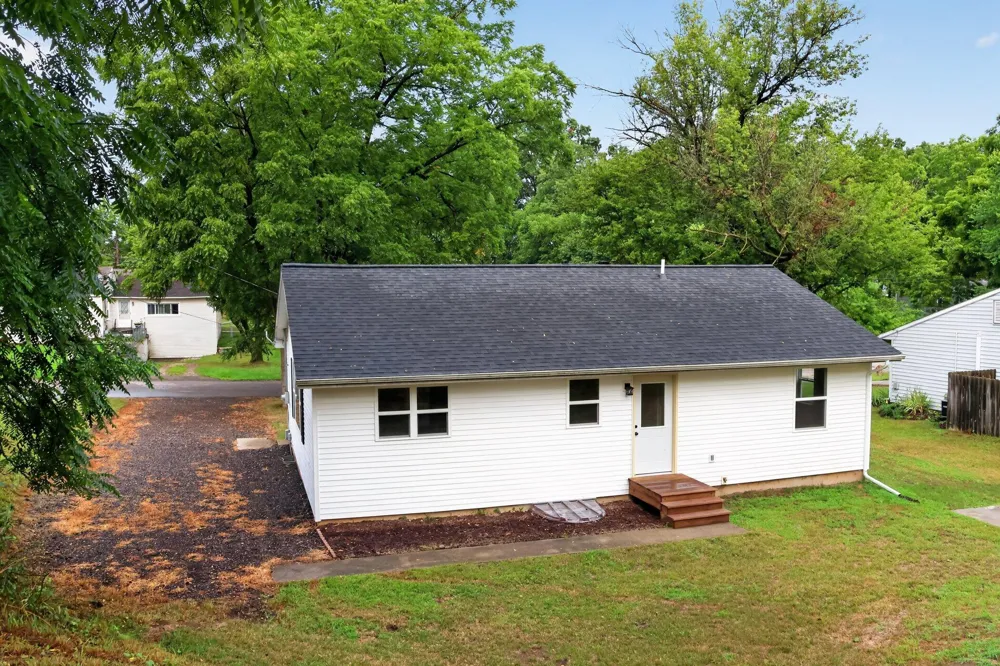 3427 Wood Street Kalamazoo, MI 49008