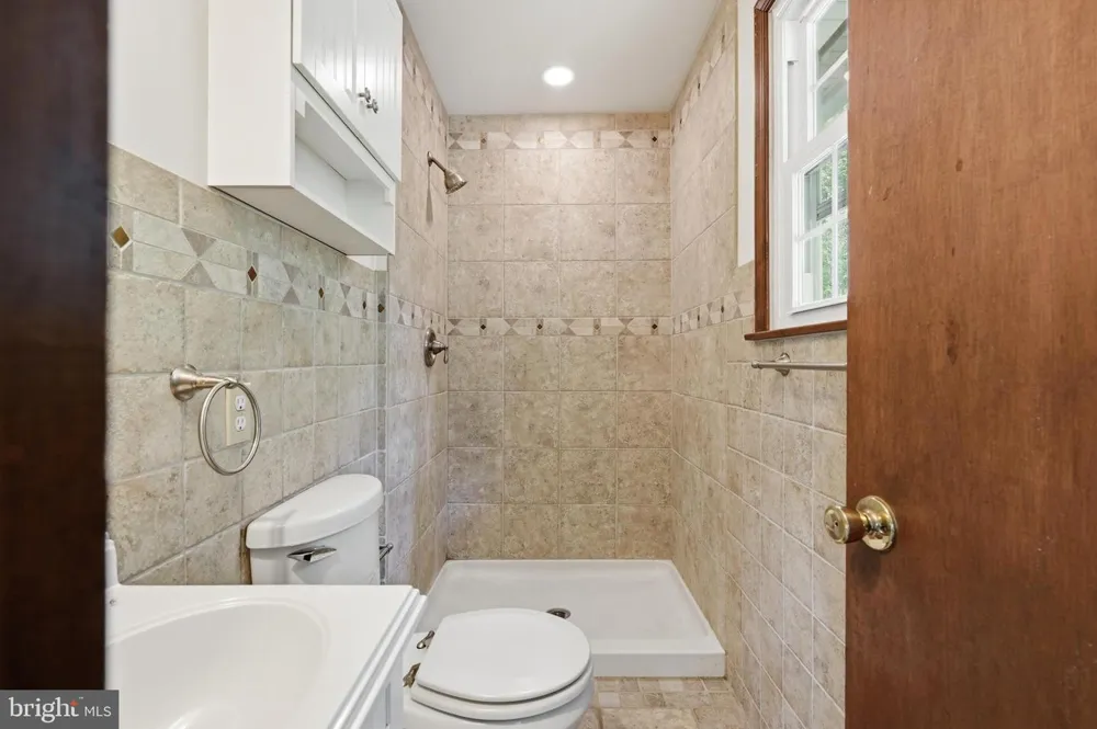 8 TONKAWA TRAIL Shamong, NJ 08088
