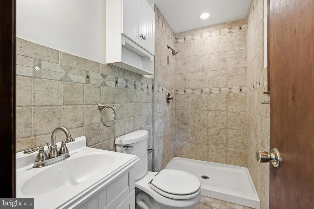8 TONKAWA TRAIL Shamong, NJ 08088