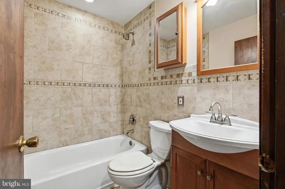 8 TONKAWA TRAIL Shamong, NJ 08088