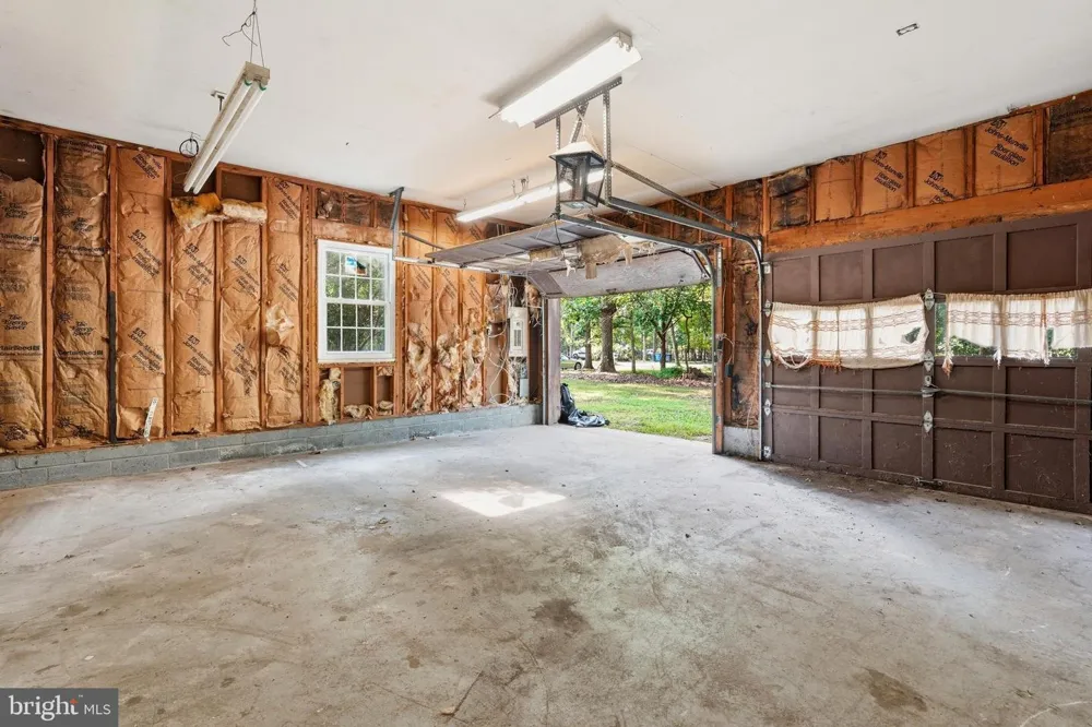 8 TONKAWA TRAIL Shamong, NJ 08088