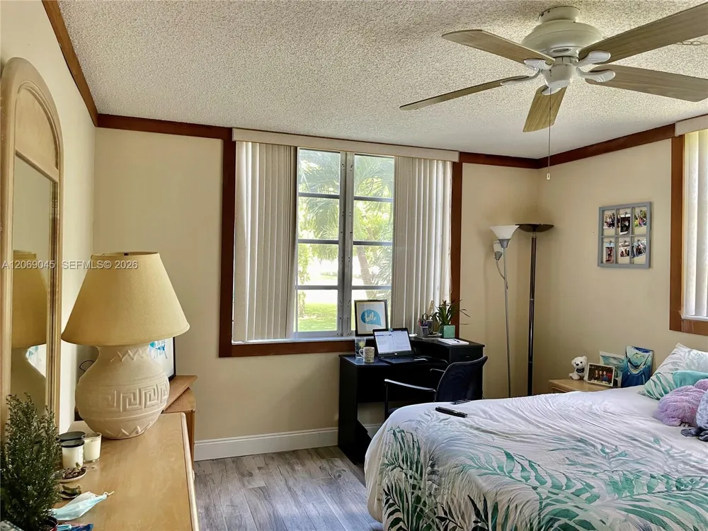 3150 W Rolling Hills Cir #201 Davie, FL 33328