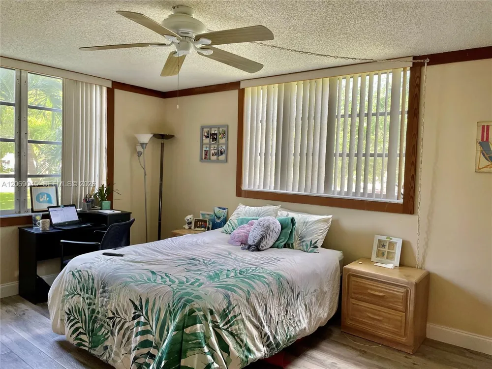3150 W Rolling Hills Cir #201 Davie, FL 33328