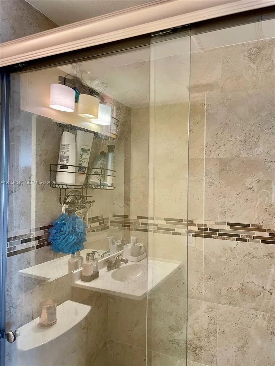 3150 W Rolling Hills Cir #201 Davie, FL 33328