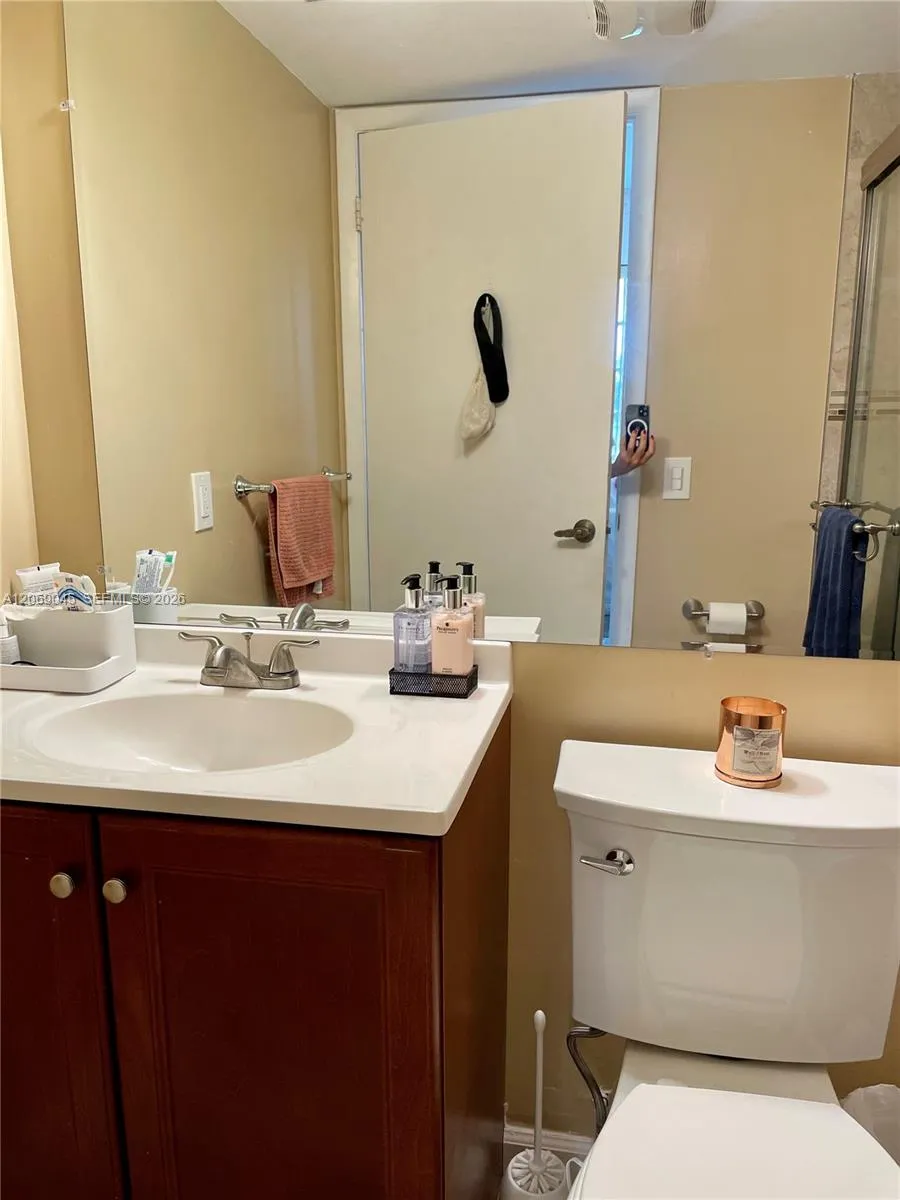 3150 W Rolling Hills Cir #201 Davie, FL 33328