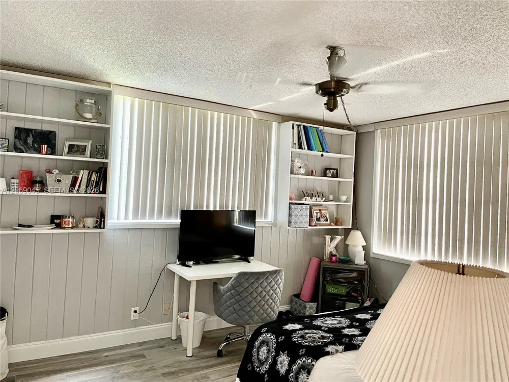 3150 W Rolling Hills Cir #201 Davie, FL 33328