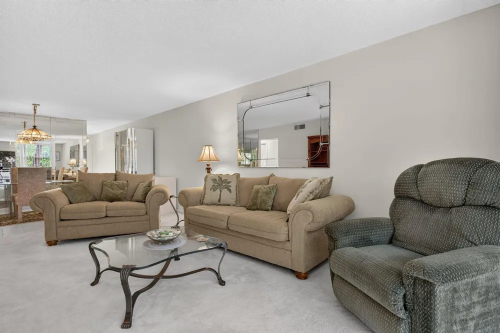 2201 Lucaya Bend #M2 Coconut Creek, FL 33066