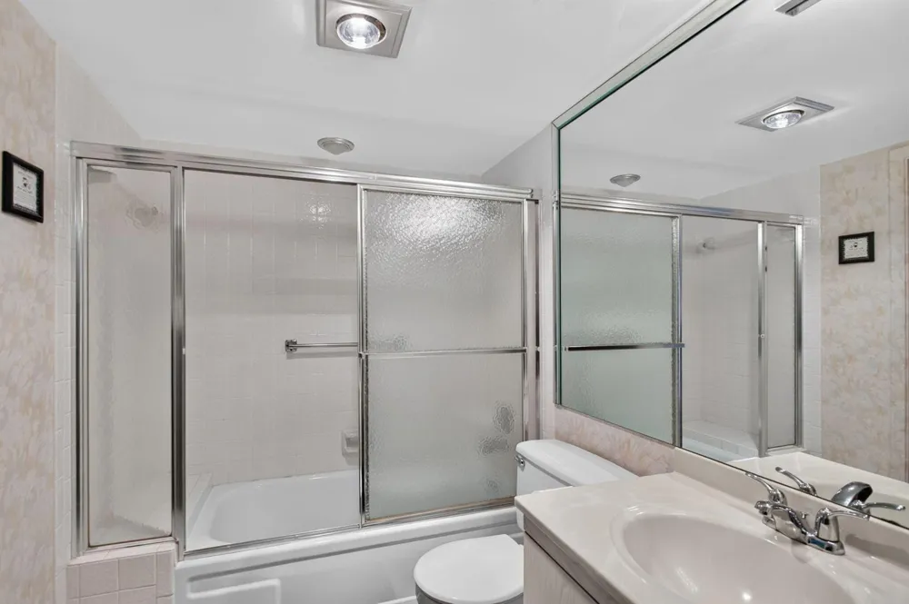 2201 Lucaya Bend #M2 Coconut Creek, FL 33066