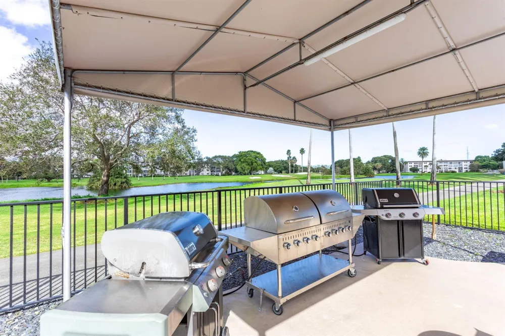 2201 Lucaya Bend #M2 Coconut Creek, FL 33066