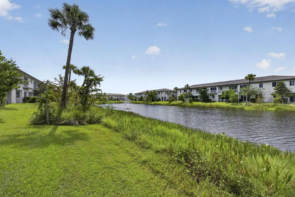 1431 PIONEER WAY Royal Palm Beach, FL 33411